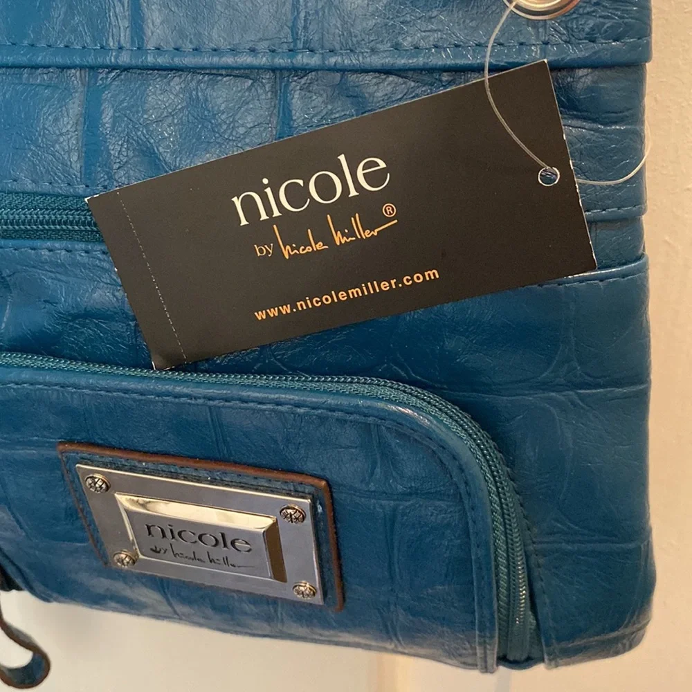 New Cross Body Bag by Nicole - Picture 3 of 6